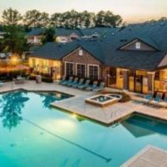 Cary Centerview at Crossroads Furnished Apartments with Outdoor Pool